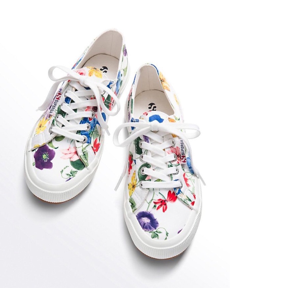 White Floral Low-Top Sneakers - Women's NWOT